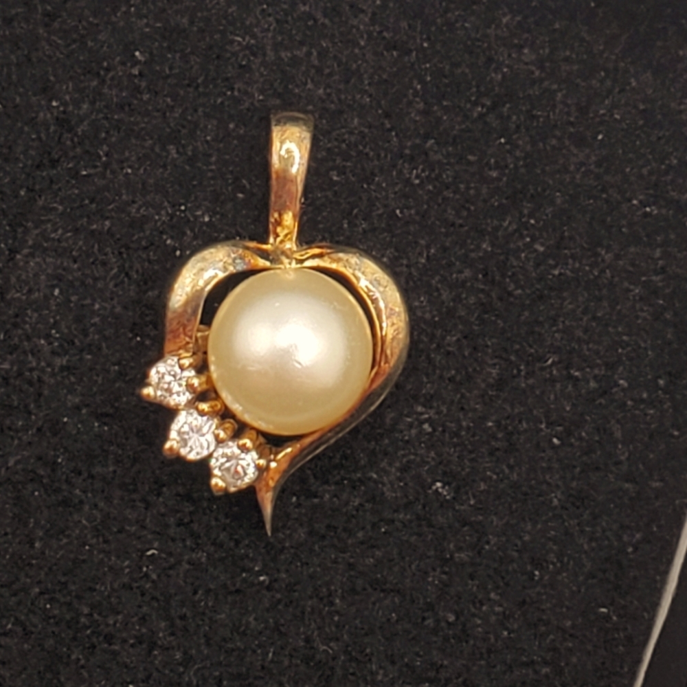 Gold Plated 925 Silver Pendant with Pearl